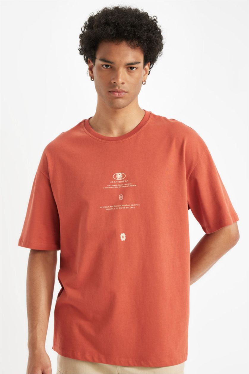 Erkek Kiremit %100 Pamuk Comfort Regular Fit Rahat Kesim Bisiklet Yaka Baskılı Kısa Kollu Tişört