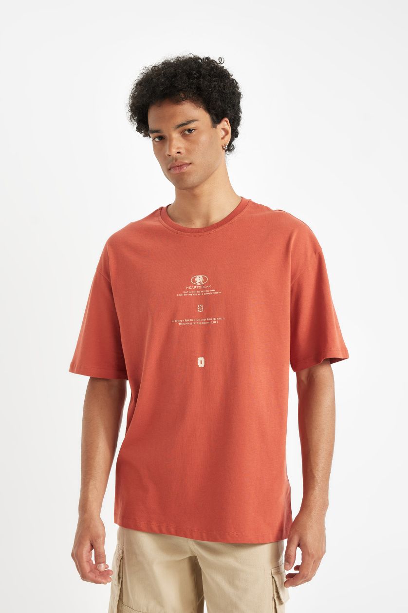 Erkek Kiremit %100 Pamuk Comfort Regular Fit Rahat Kesim Bisiklet Yaka Baskılı Kısa Kollu Tişört