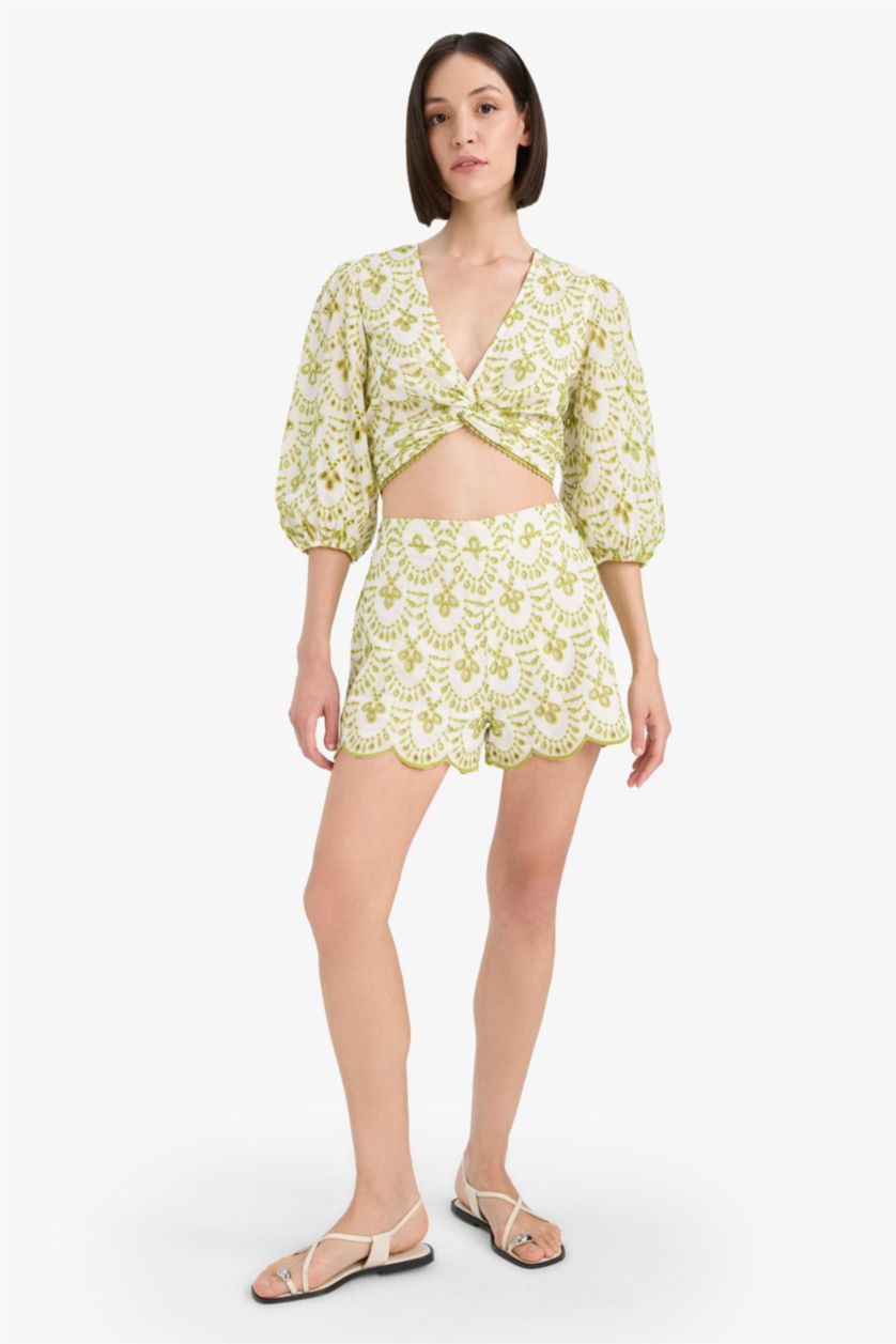 Kadın Ekru Desenli Nakışlı Brode Plaj Şortu-Fall in Love