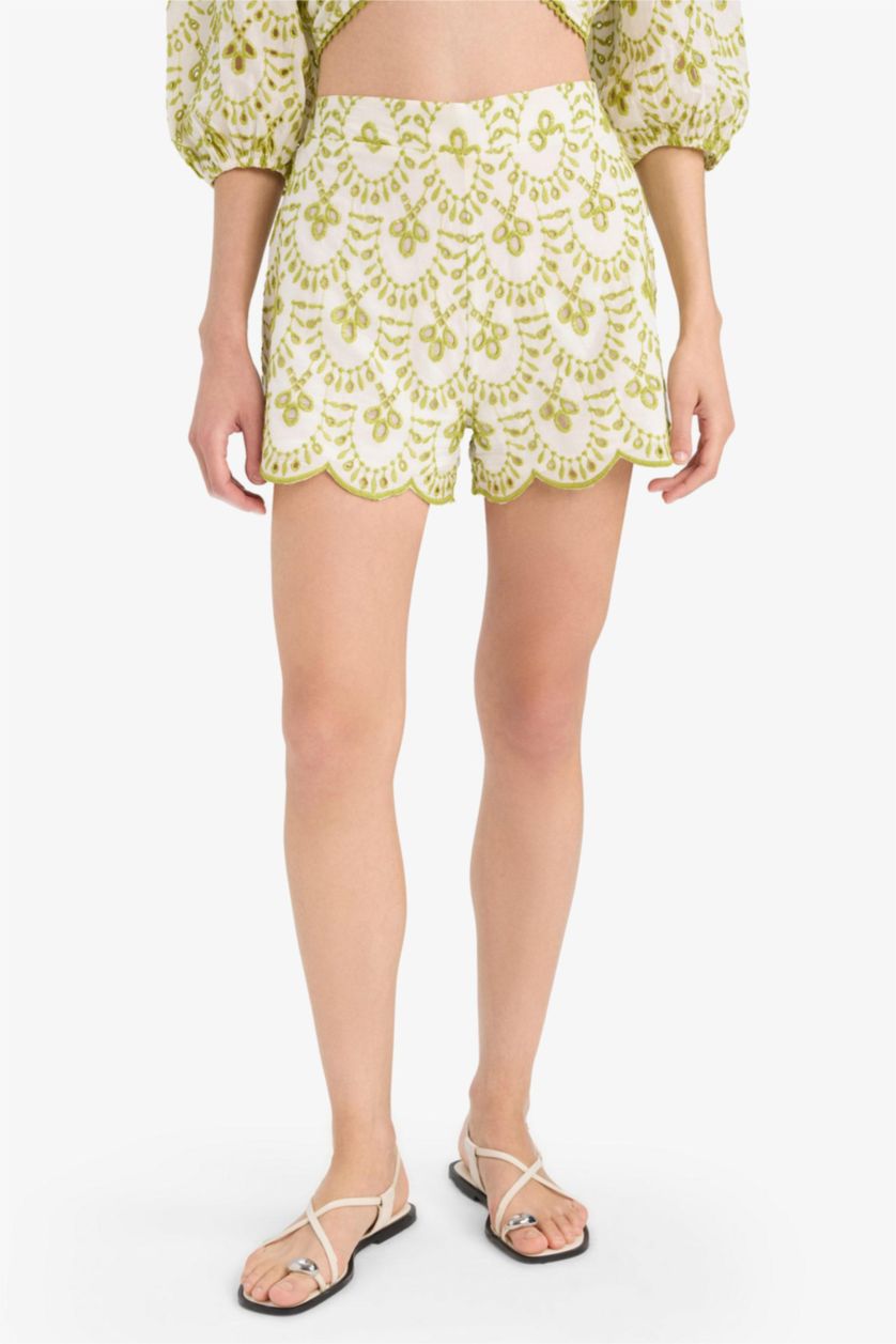 Kadın Ekru Desenli Nakışlı Brode Plaj Şortu-Fall in Love