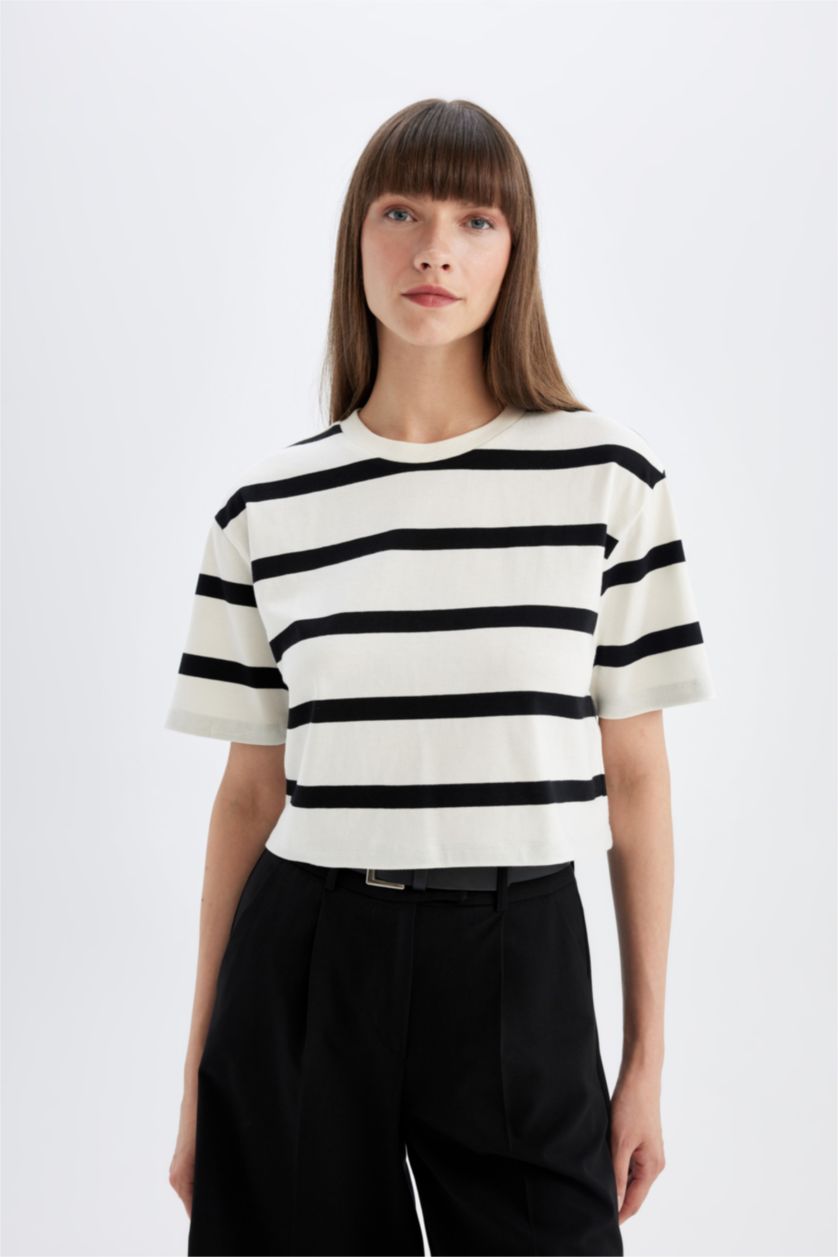 FEMME Noir T-shirt à manches courtes Coupe boxy
