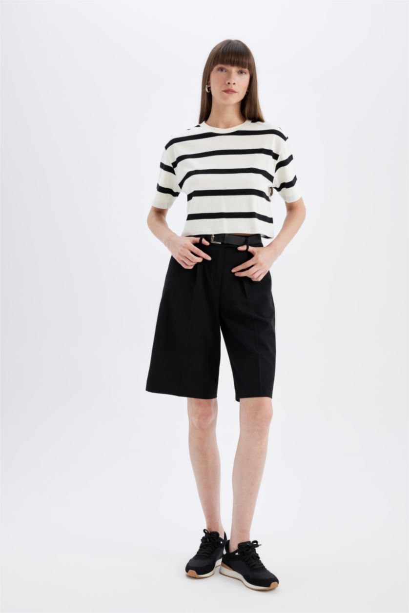 FEMME Noir T-shirt à manches courtes Coupe boxy