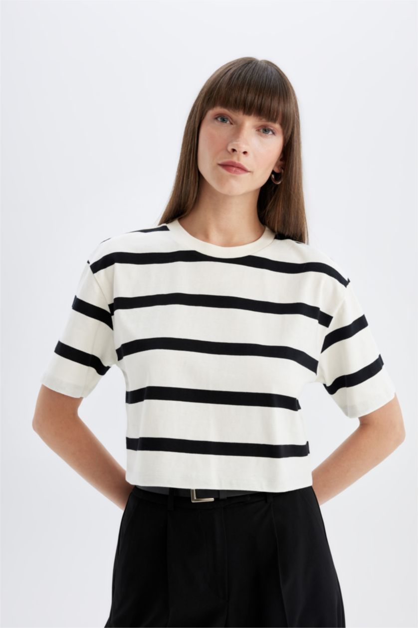 FEMME Noir T-shirt à manches courtes Coupe boxy