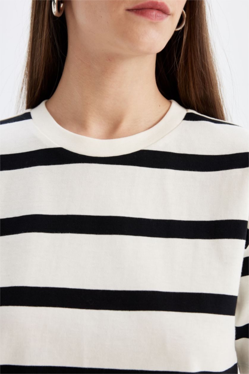 FEMME Noir T-shirt à manches courtes Coupe boxy