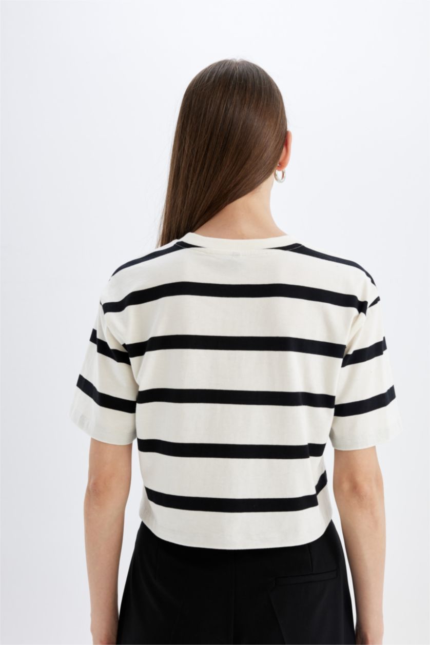 FEMME Noir T-shirt à manches courtes Coupe boxy