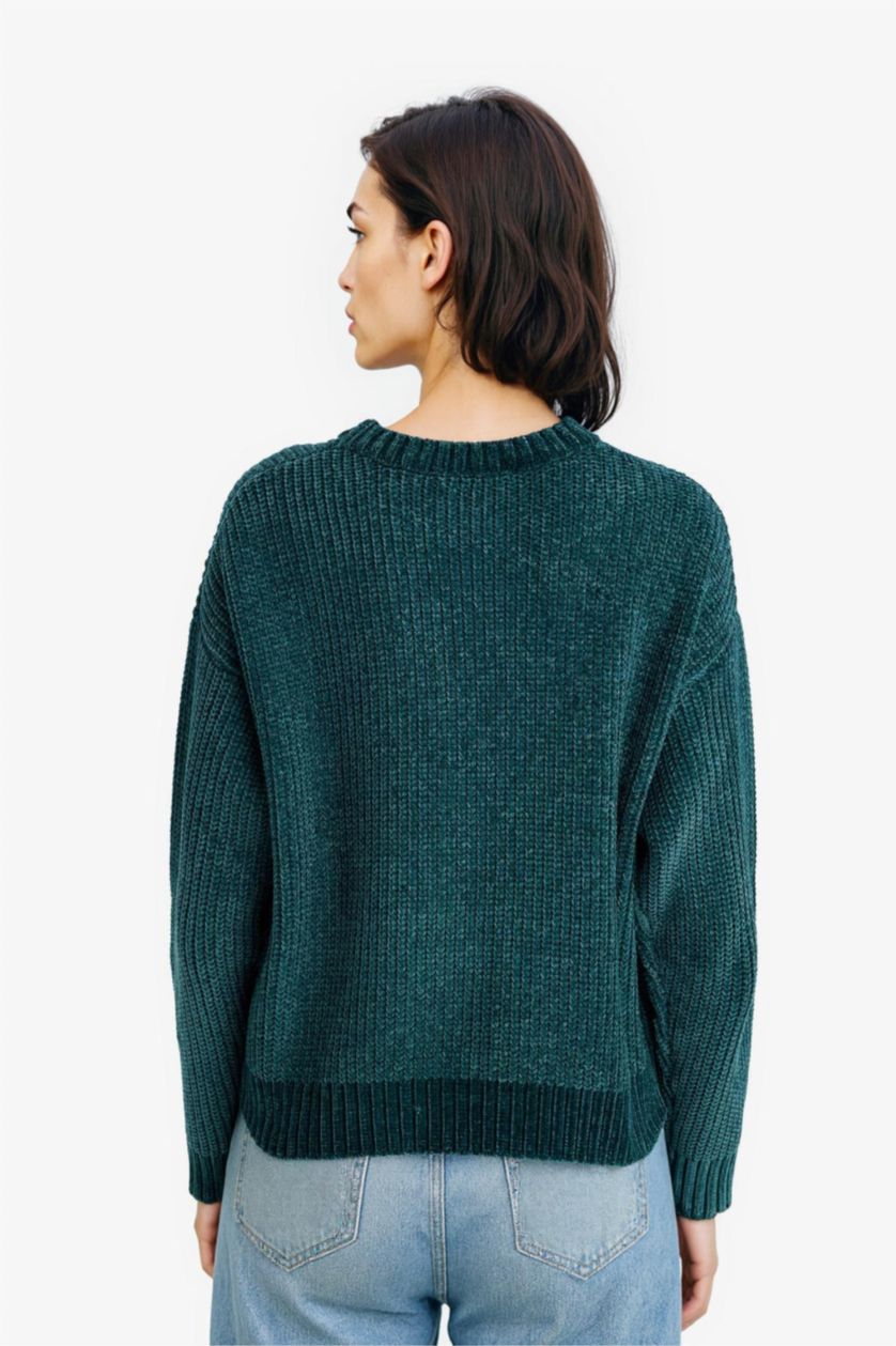 Woman Green Regular Fit Crew Neck Chenille Pullover