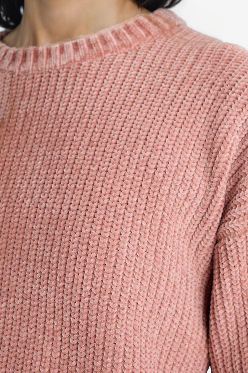 FEMME Rose Pull en fil chenille à col rond Coupe régulière