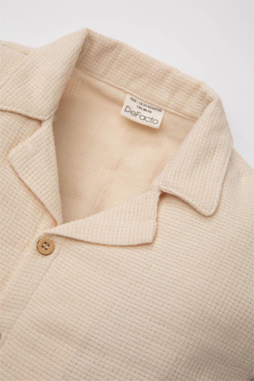 مولود ذكر بيج فاتح طقم ولادي قميص وشورت برقبة - قطعتين