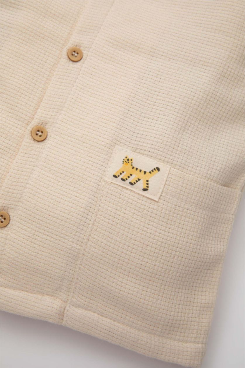 مولود ذكر بيج فاتح طقم ولادي قميص وشورت برقبة - قطعتين