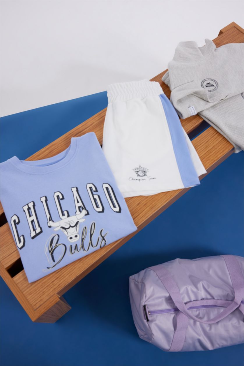 WOMAN Light Blue DeFactoFit NBA Chicago Bulls Crew Neck T-Shirt