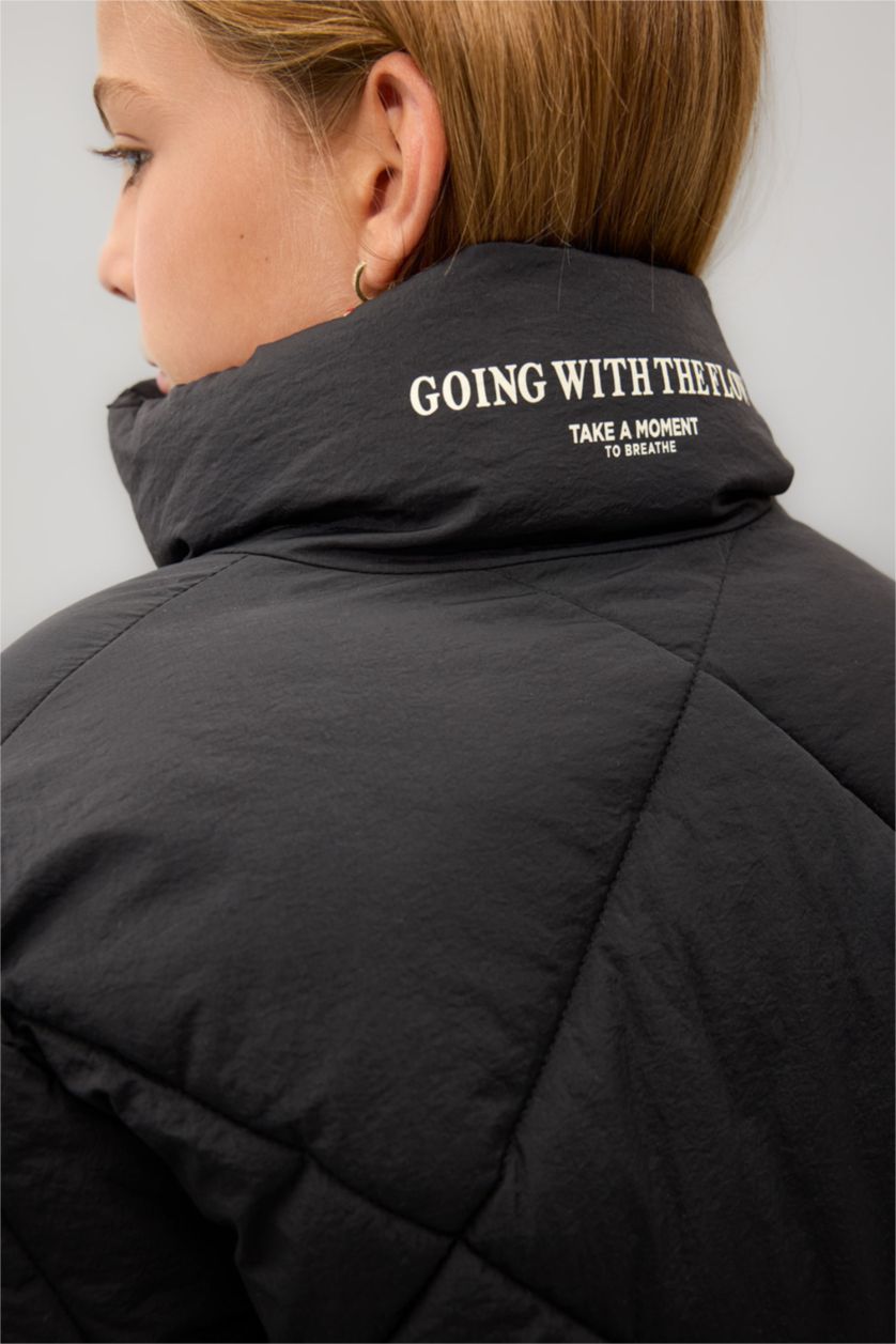 بناتي أسود جاكيت بامب بناتي وتر بروف بسوسته وياقة عالية