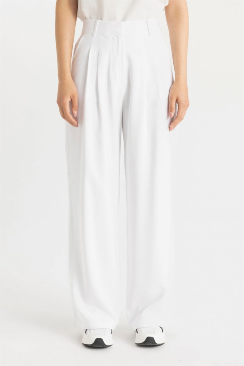 FEMME Blanc Wide Leg Trousers