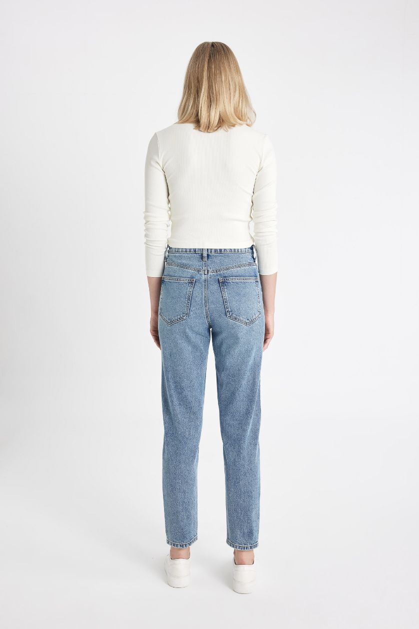 حريمي أزرق بنطلون جينز موم فيت بخصر عالي