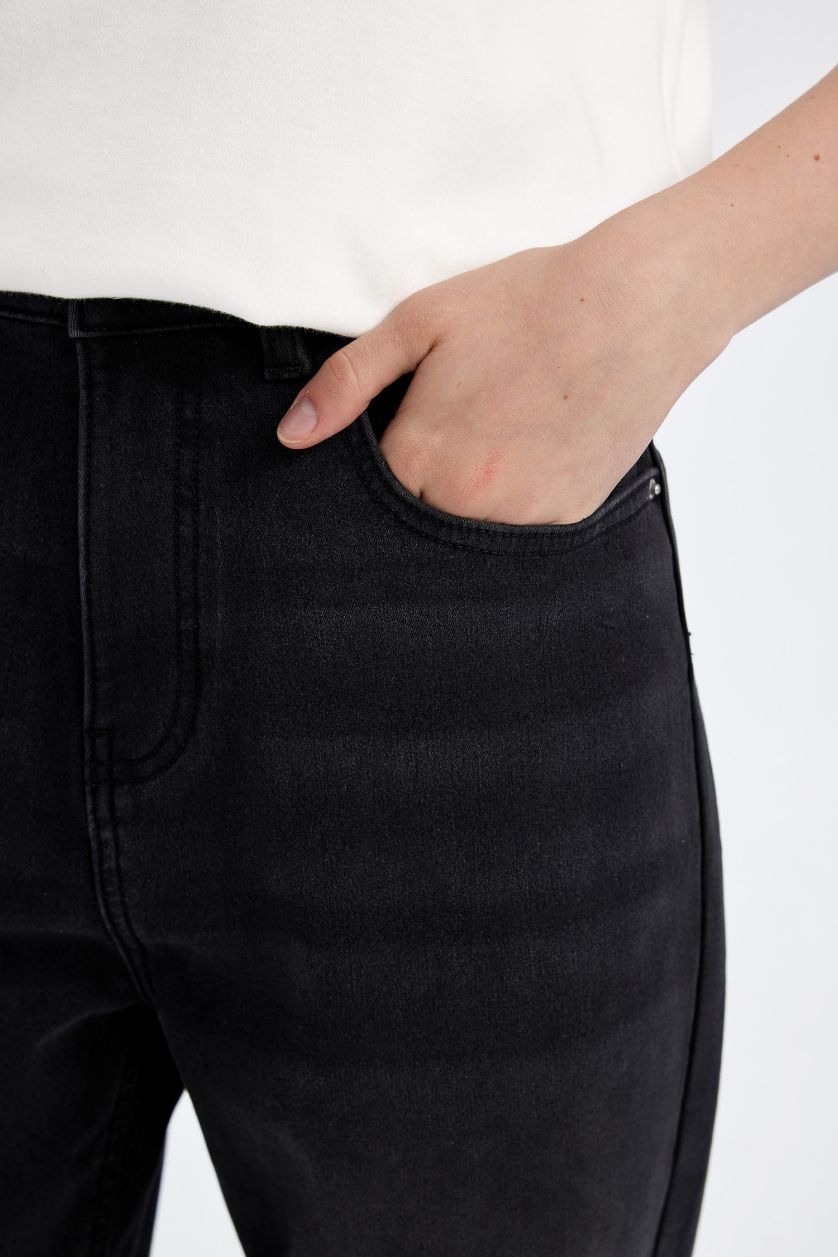 Kadın Siyah Lina Comfort Mom Yüksek Bel Bilek Boy Jean Pantolon