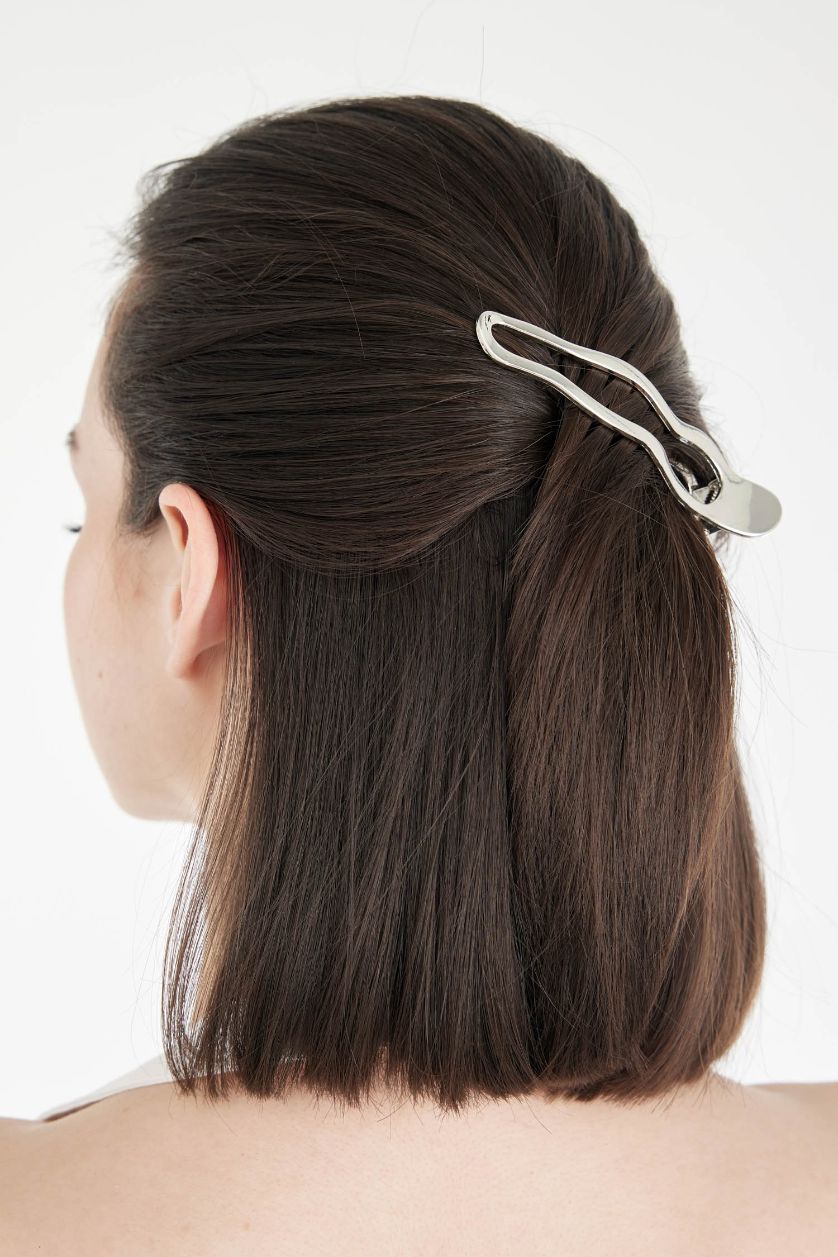 حريمي SILVER كلبس شعر حريمي فضي