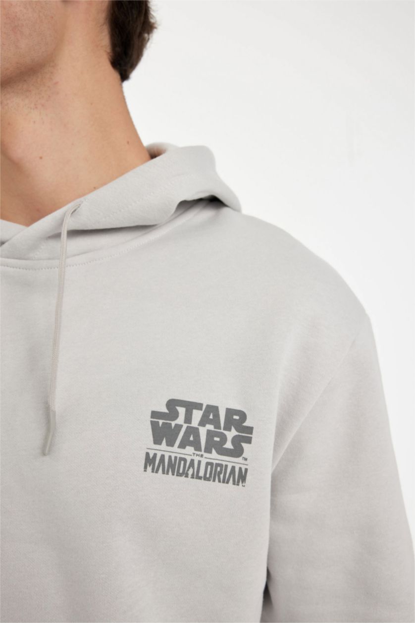 Erkek Açık Gri Star Wars-Mandalorian Regular Fit Kapüşonlu Sırt Baskılı Sweatshirt