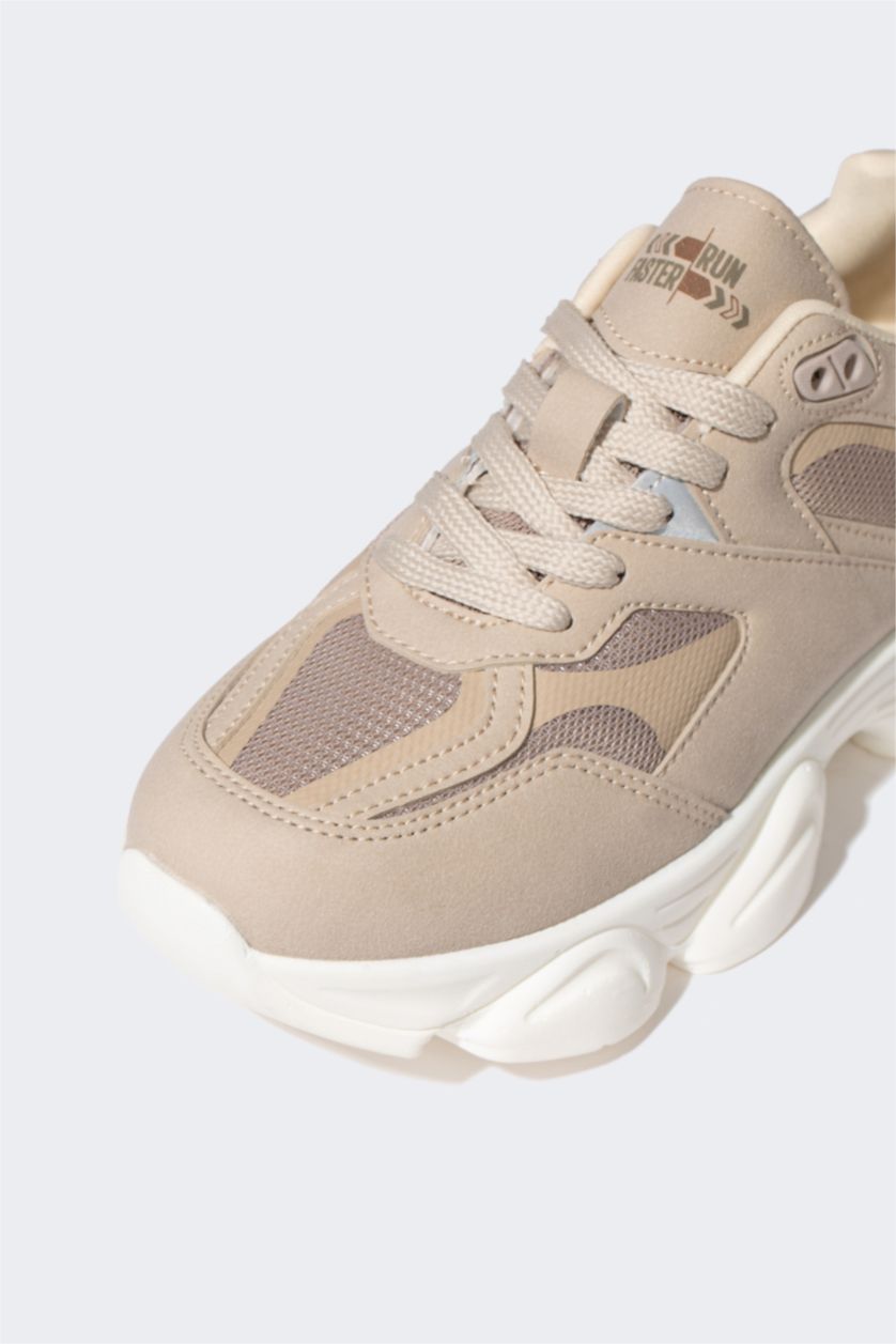 Kadın Bej Kadın Kalın Taban Bağcıklı Suni Deri Spor Ayakkabı