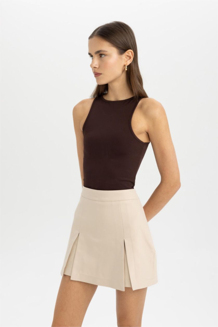 Woman Beige High Waist Wide Leg Shorts