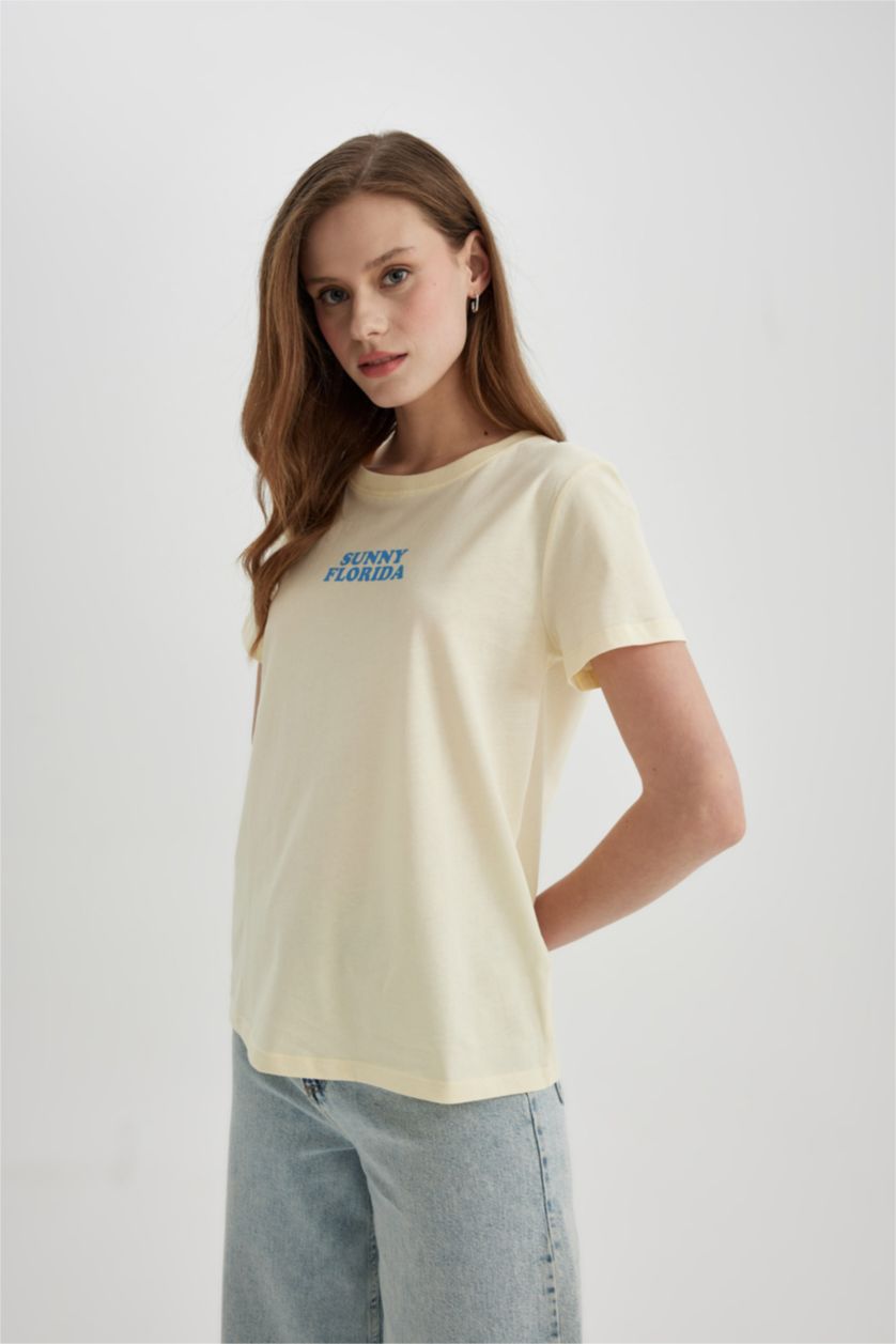 نساء أصفر فاتح تيشيرت نص كم مطبوع قصة عادية برقبة مستديرة