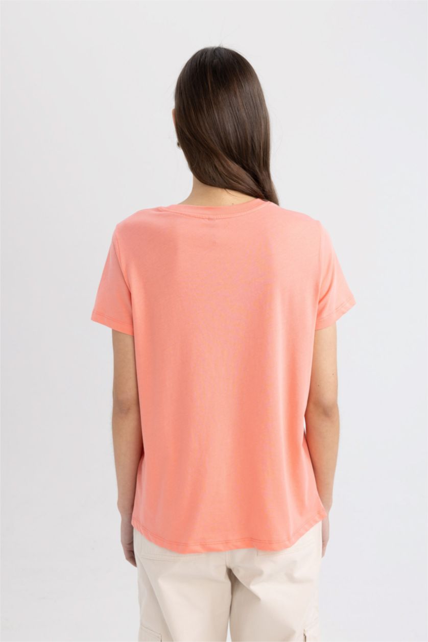 نساء زهري تيشيرت نص كم بطبعة شعار قصة عادية