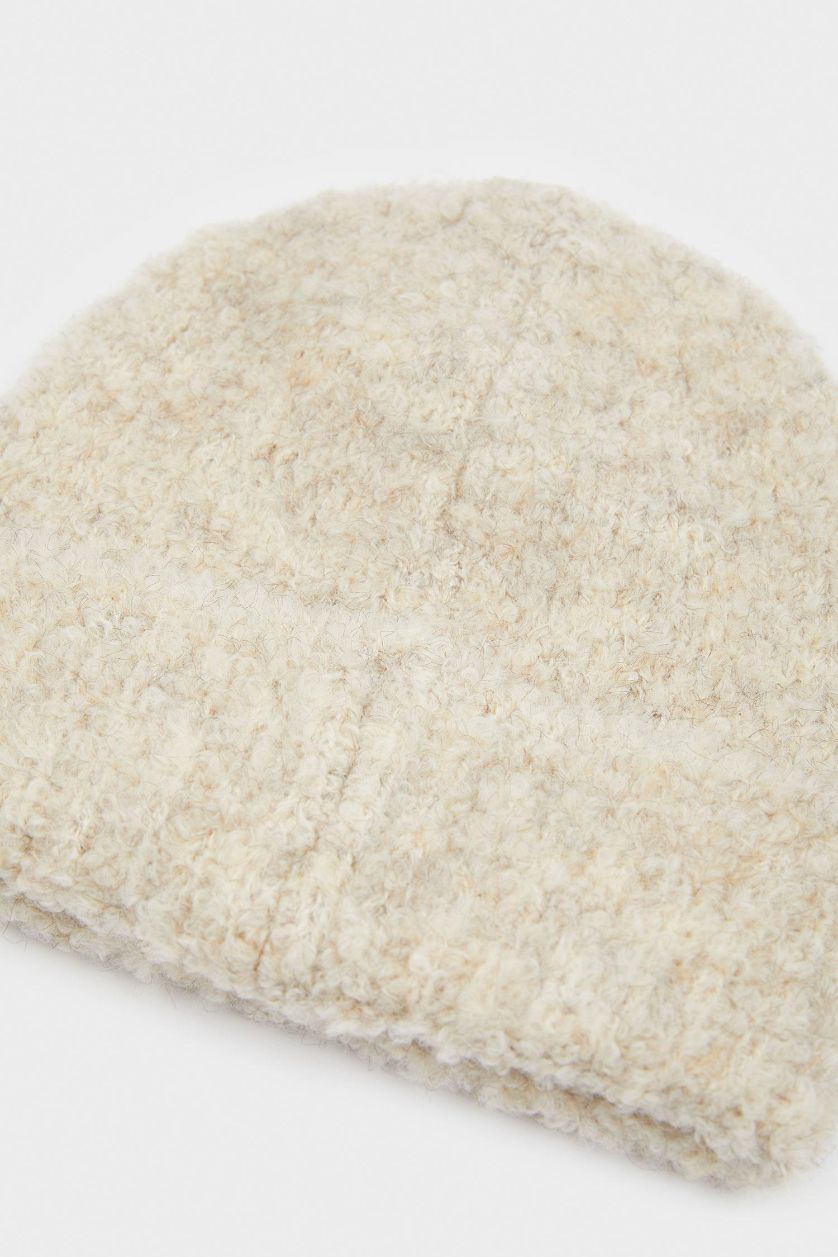 Kadın Bej Kadın Bere