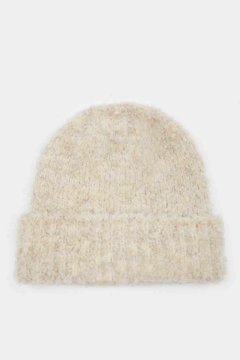 Kadın Bej Kadın Bere