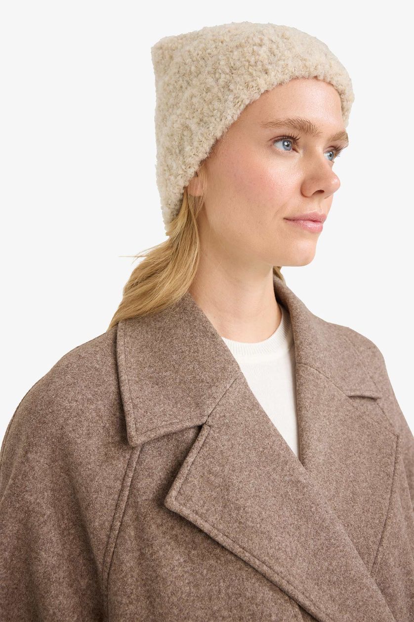 Kadın Bej Kadın Bere