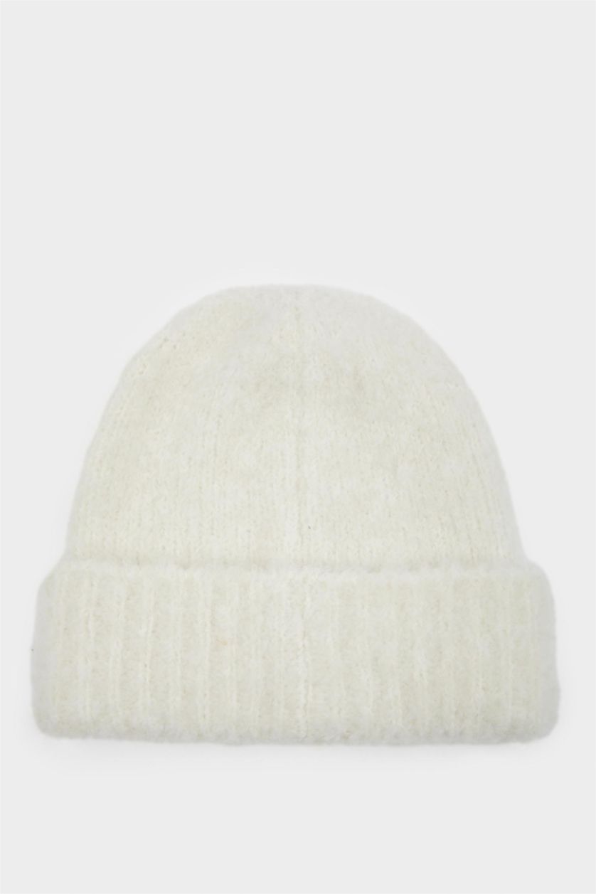 حريمي أبيض (000) ايس كاب حريمي