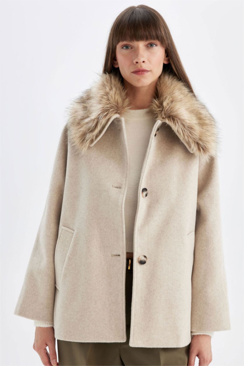 FEMME Beige Manteau court en laine avec col en fausse fourrure amovible à boutons et poches