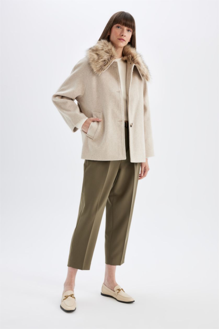 FEMME Beige Manteau court en laine avec col en fausse fourrure amovible à boutons et poches