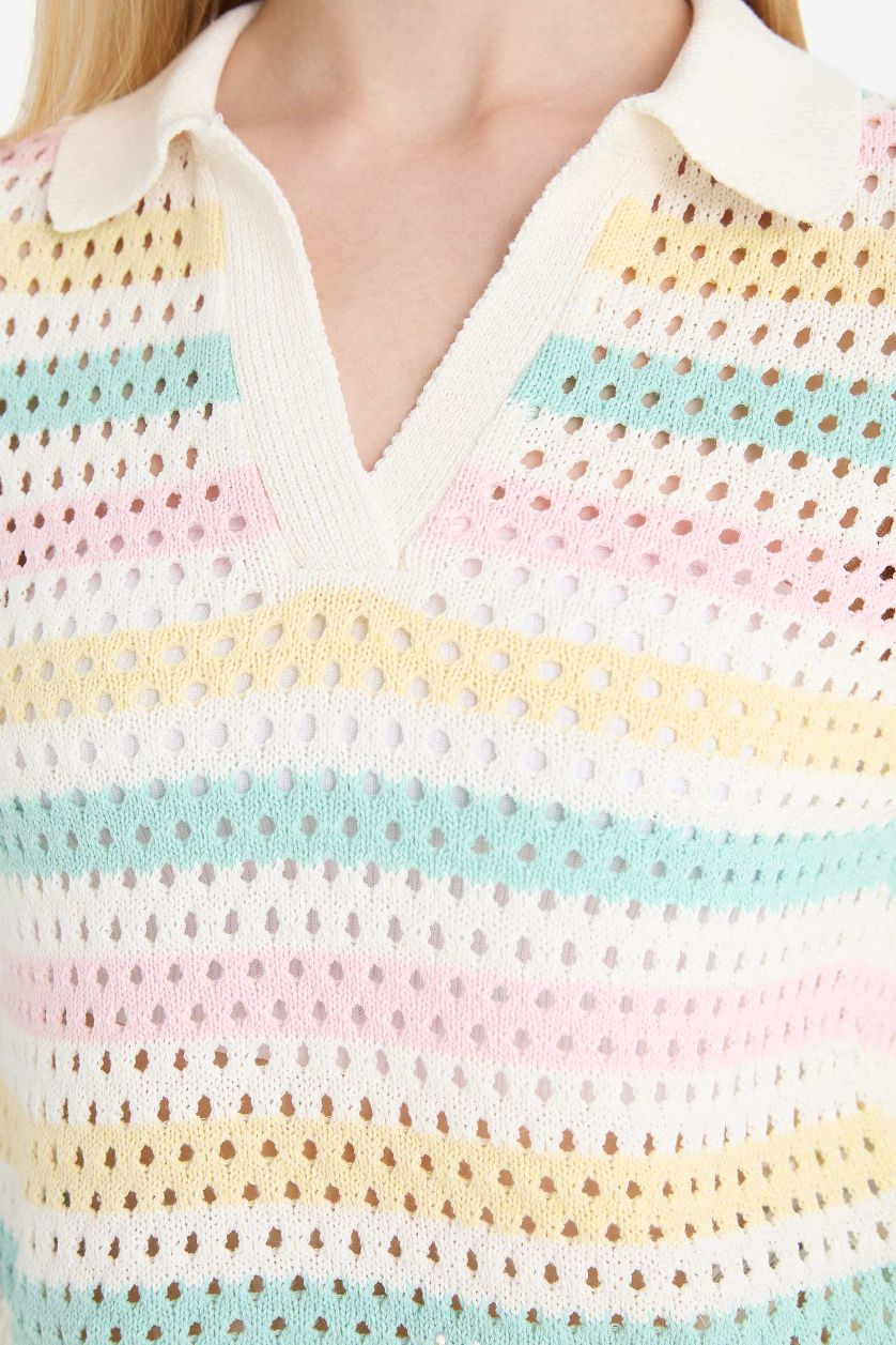 FEMME Écru T-shirt Polo à manches courtess en Crochet tricoté coloré