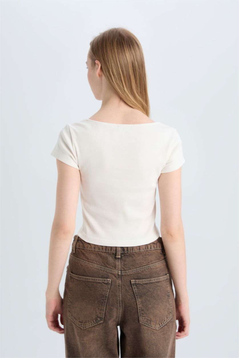 Kadın Kırık Beyaz Fitted Fitilli Kaşkorse Kısa Kollu Tişört