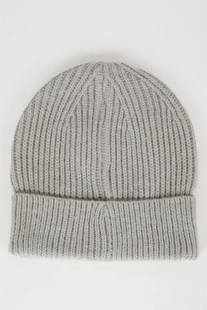 Kadın Açık Gri Kadın Şehir Temalı Dokuma Etiketli Bere