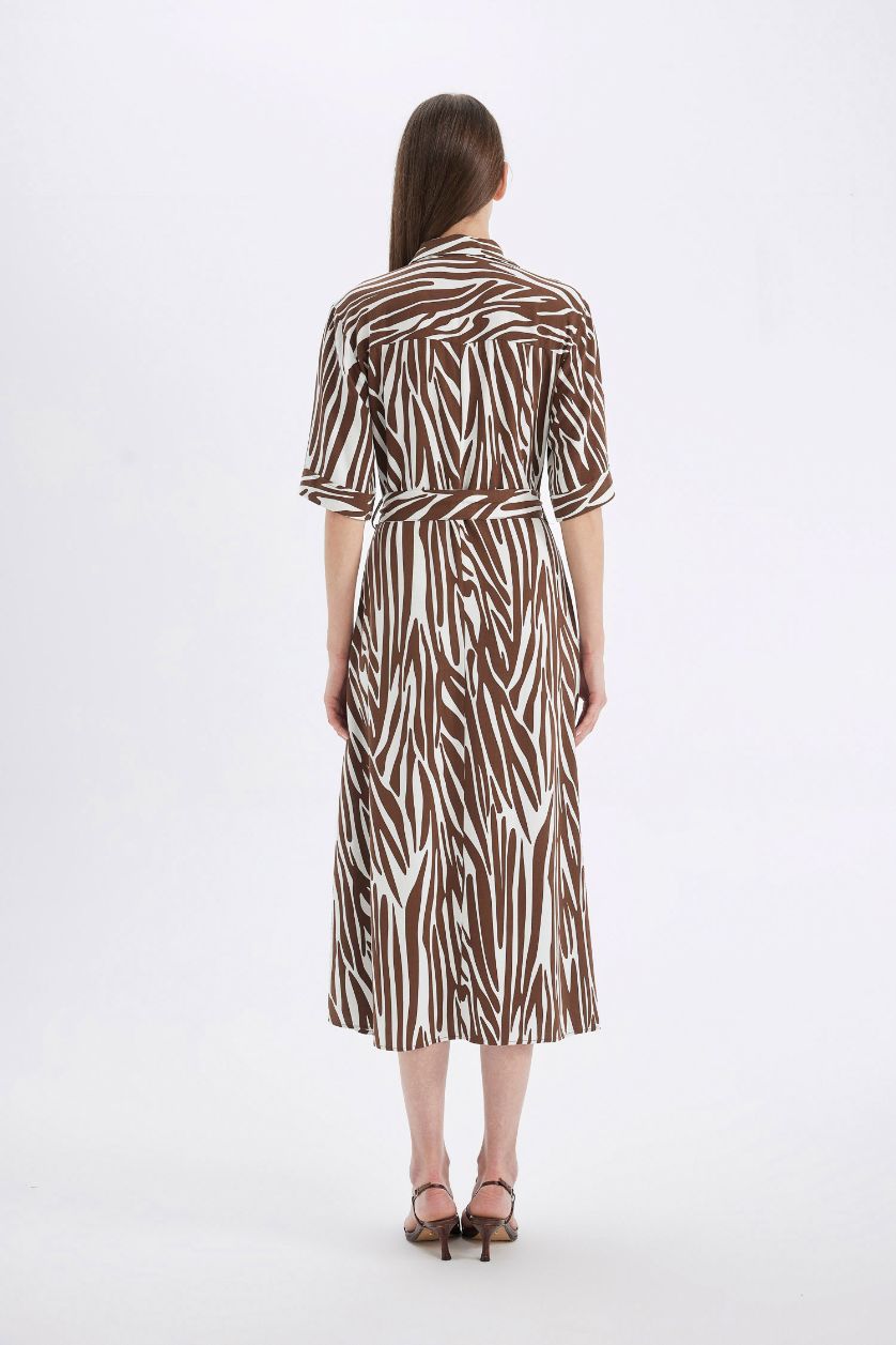 Kadın Kahve Gömlek Yaka Desenli Keten Karışımlı Yarım Kollu Kemerli Midi Elbise