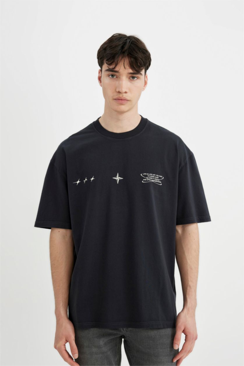 Erkek Koyu Antrasit Oversize Genilş Kalıp Bisiklet Yaka Sırt Baskılı Kısa Kollu Tişört