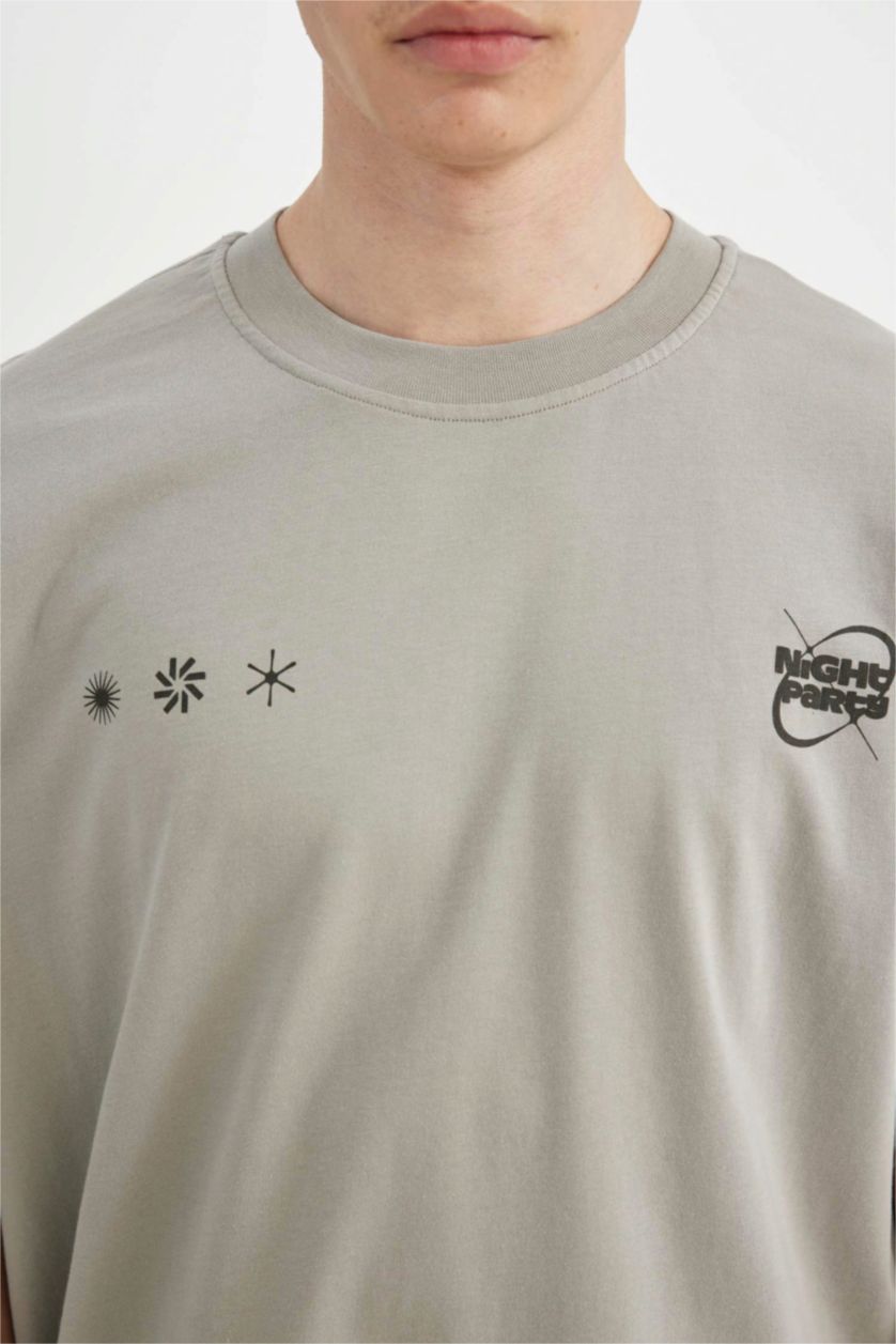 Man Grey Oversize Fit Crew Neck Short Sleeve T-Shirt