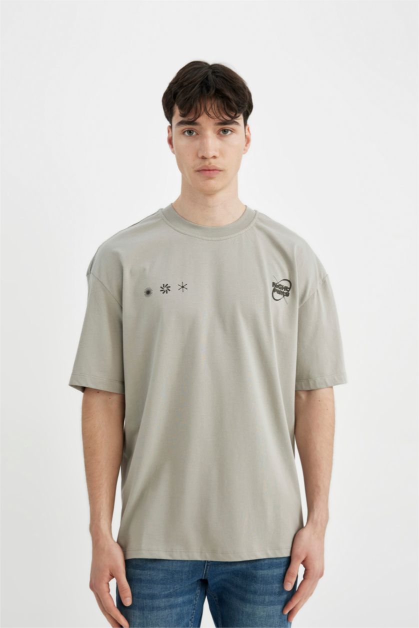 Man Grey Oversize Fit Crew Neck Short Sleeve T-Shirt