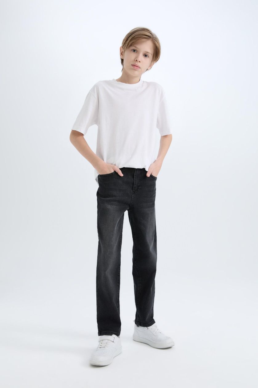 Erkek Çocuk - Genç Erkek Siyah Straight Fit Basic Düz Jean Pantolon Erkek Çocuk