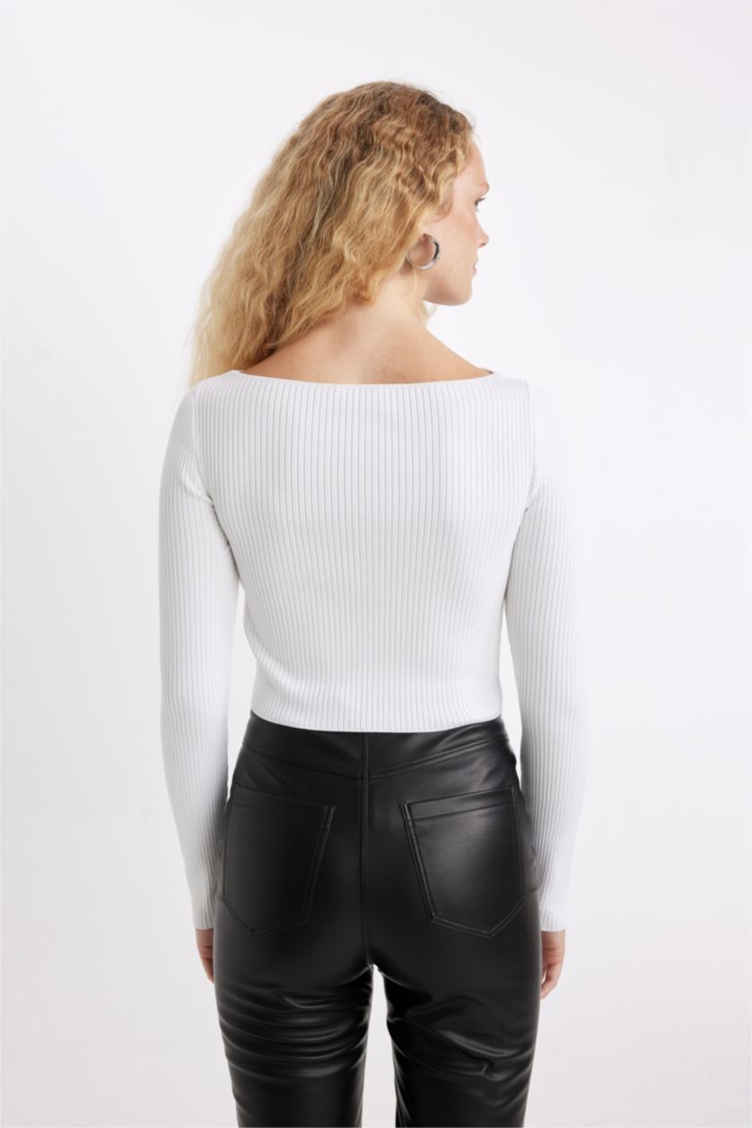 نساء بيج فاتح بلوز صوف سليم فيت بياخة قارب