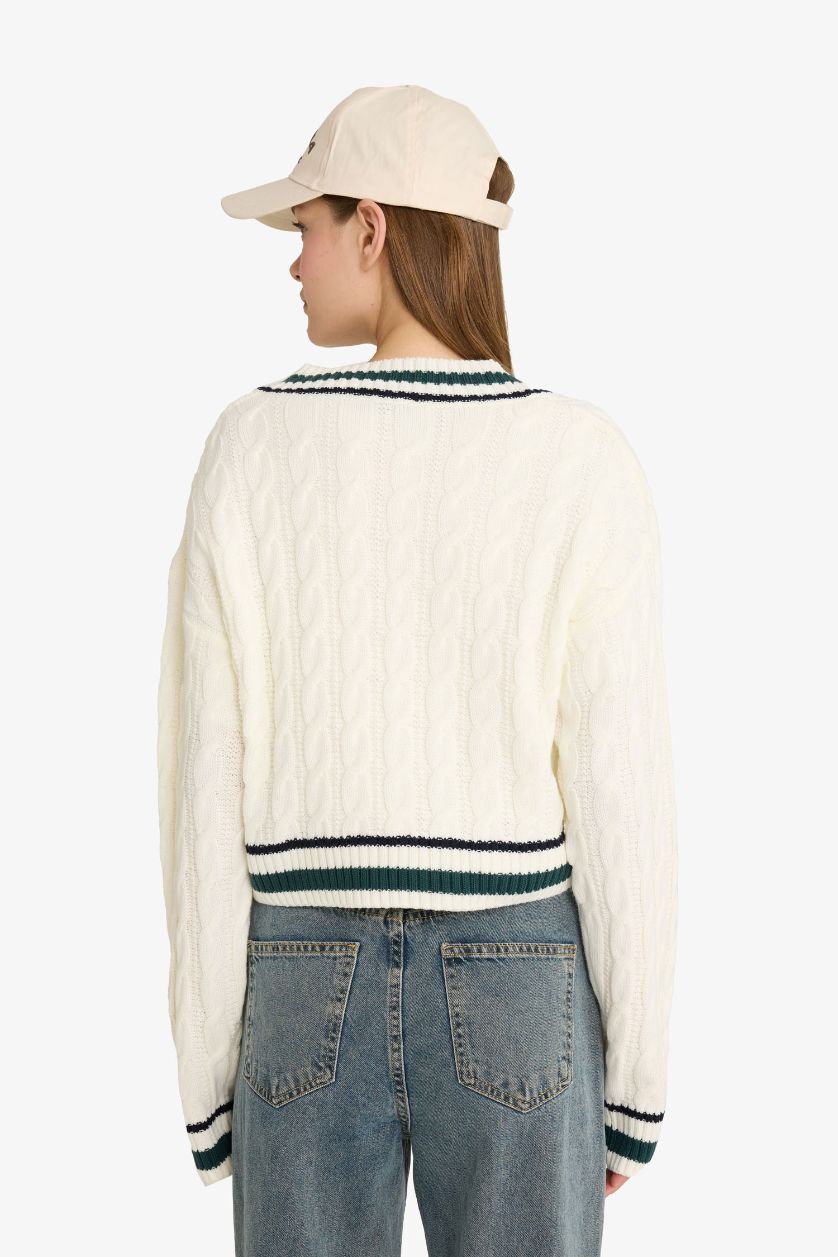 Kadın Ekru Regular Fit V Yaka Saç Örgülü Triko Kazak