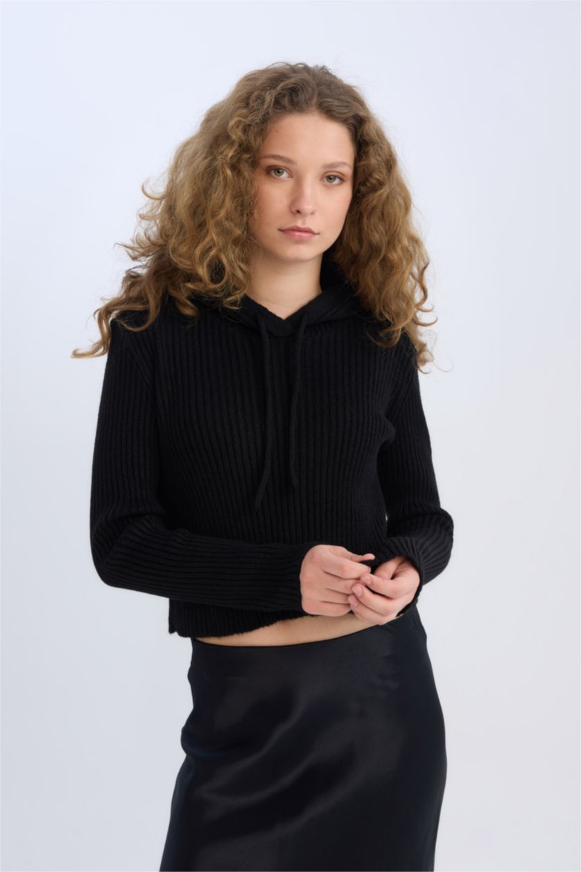 Kadın Siyah Regular Fıt Kapüşonlu Triko Kazak