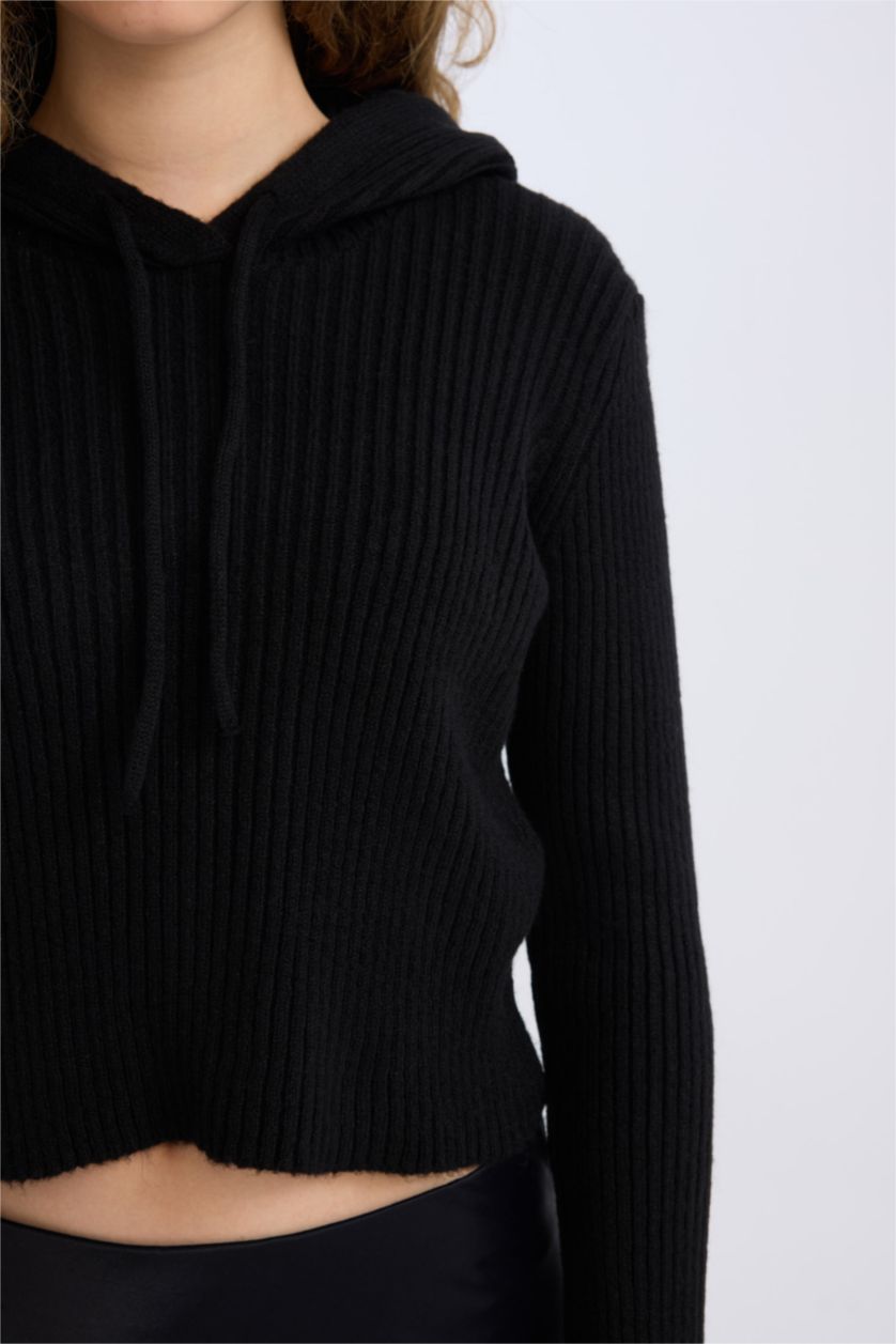 Kadın Siyah Regular Fıt Kapüşonlu Triko Kazak