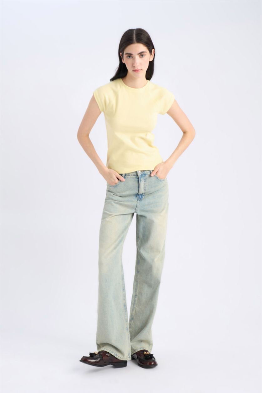 Woman Light Yellow Slim Fit Crew Neck Ribana Short Sleeve T-Shirt