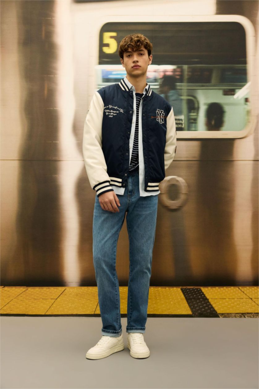 MAN Blue Straight Fit Normal Waist Jeans