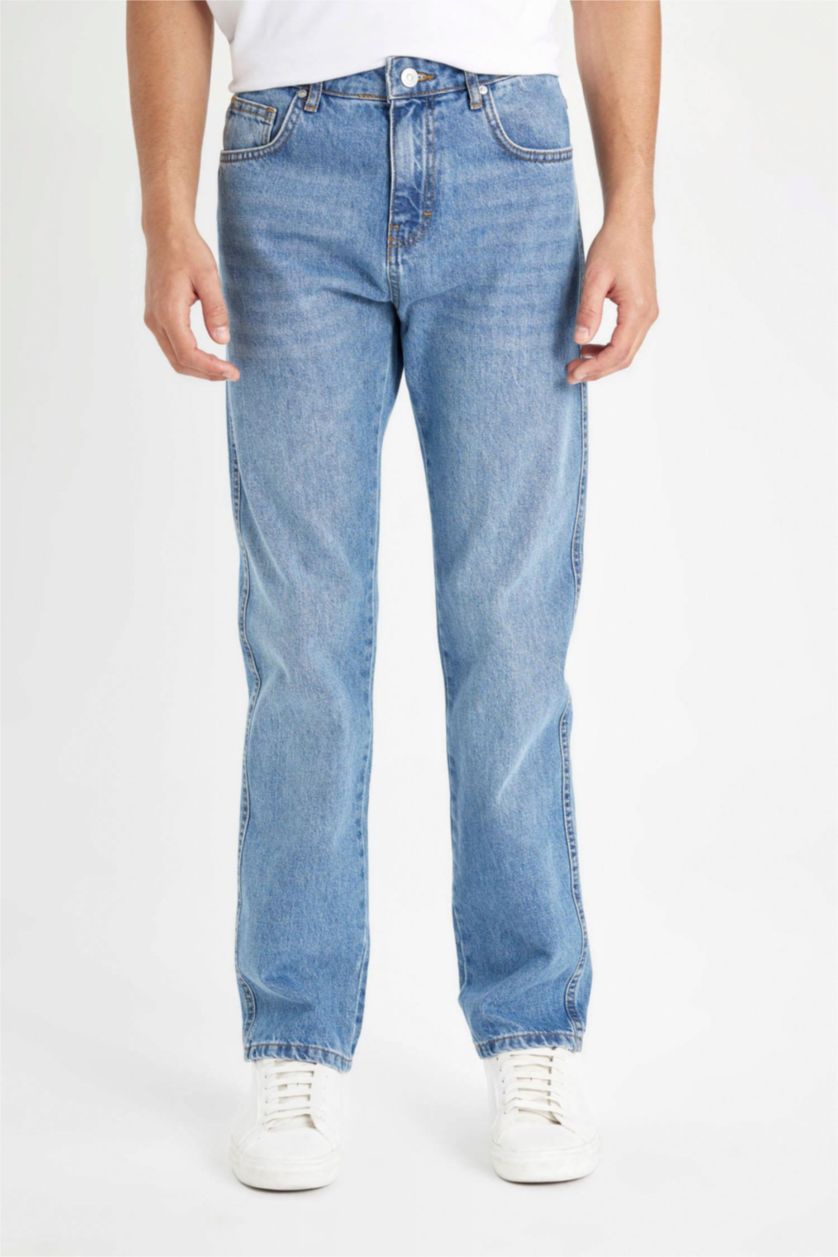 MAN Blue Straight Fit Normal Waist Jeans
