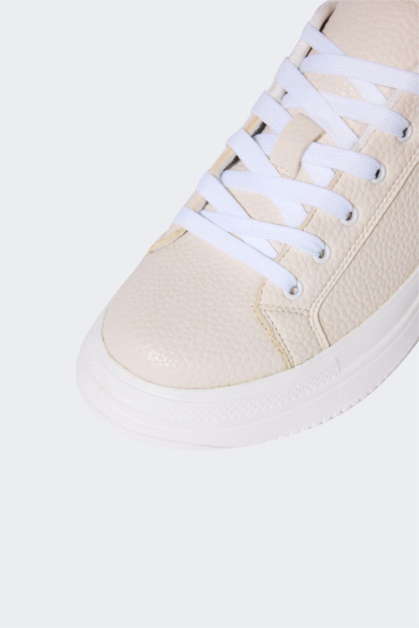 رجال اوف وايت سنيكرز جلد صناعي