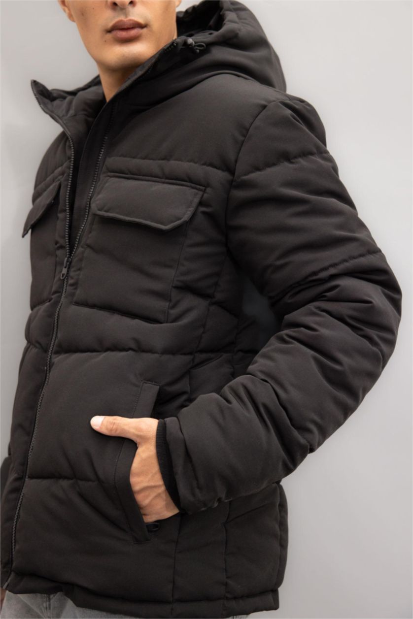Erkek Siyah Slim Fit Şişme Mont Dar Kesim Kapüşonlu Cepli Fermuarlı