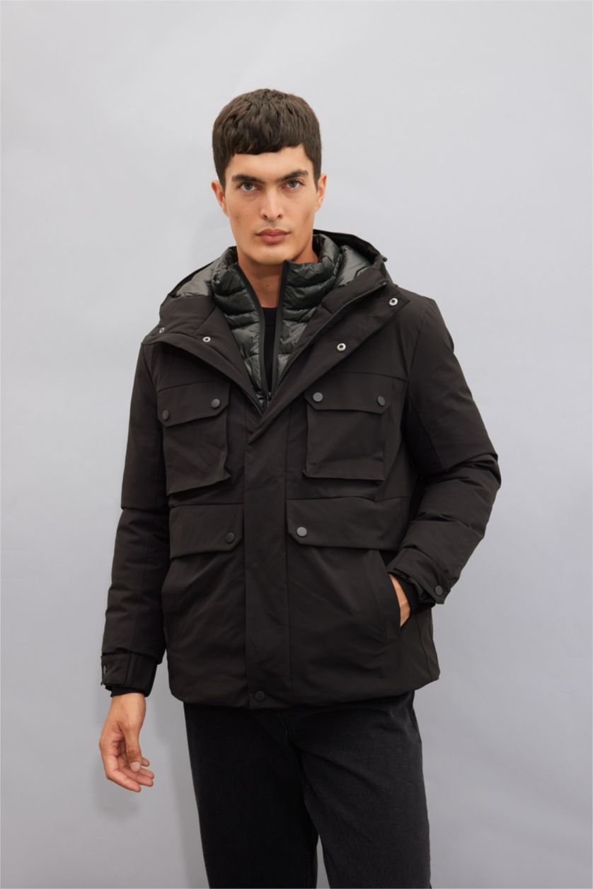 Erkek Siyah Su İtici Slim Fit Dar Kesim Kapüşonlu Fermuarlı Çıtçıt Kapamalı Cepli Mont