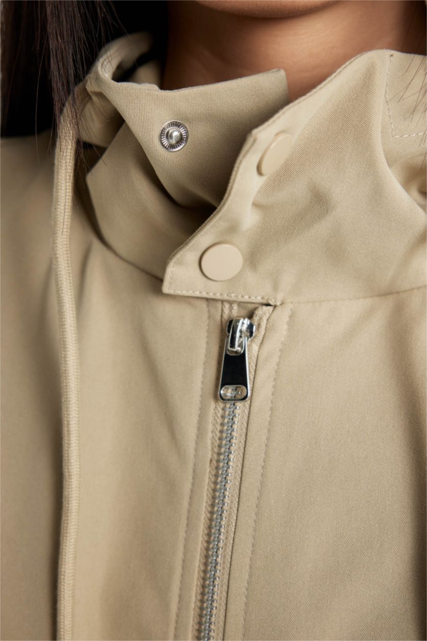 FEMME Écru Manteau imperméable à Capuche coupe régulière avec poches et fermeture éclair