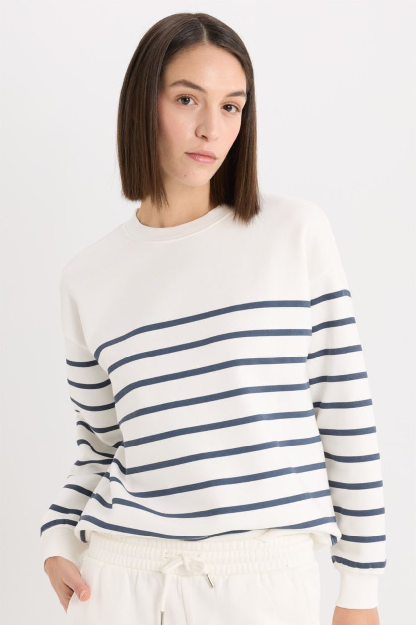 Kadın Ekru Relax Fit Bisiklet Yaka Çizgili Sweatshirt